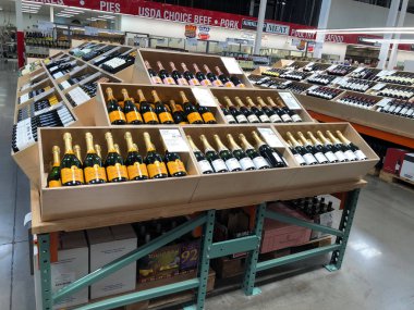 Costco Toptan Costco ticaret, sadece üyelik ambar kulüpleri zincirinin çalışır bir Amerikan çok uluslu şirket kuruluştur.