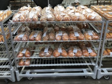 Costco Toptan Costco ticaret, sadece üyelik ambar kulüpleri zincirinin çalışır bir Amerikan çok uluslu şirket kuruluştur.