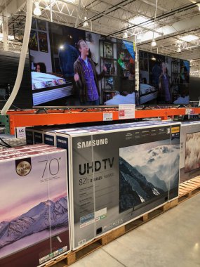 Costco Toptan Costco ticaret, sadece üyelik ambar kulüpleri zincirinin çalışır bir Amerikan çok uluslu şirket kuruluştur. Gilbert Arizona güneybatıda bulunan bu Costco deposu bulunur.