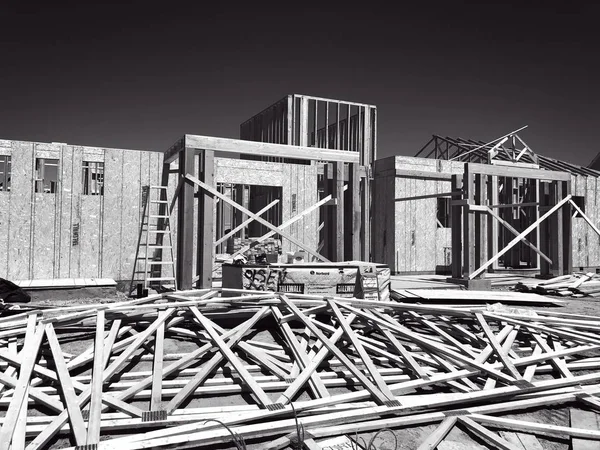 Estructura Nueva Construcción Que Está Siendo Ensamblado Por Una Tripulación — Foto de Stock