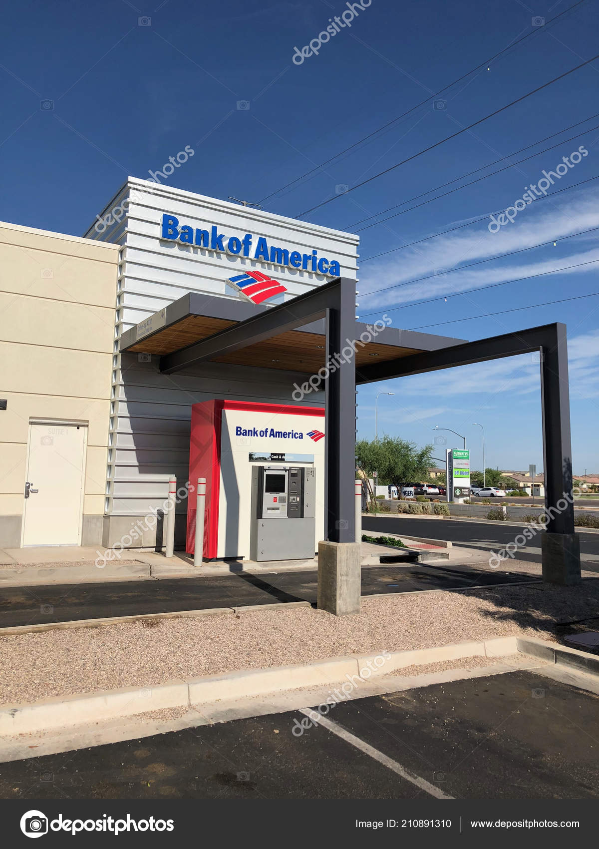 アメリカの銀行の Atm マシン アメリカの銀行はアメリカの多国籍銀行と金融サービス会社です —  ストック編集用写真©ProShooter#210891310