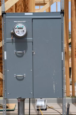 Yeni inşaat çerçeveleme işçiler tarafından istihdam edilmektedir inşaat şirketinden bir ekibi tarafından monte ediliyor. Bu evler Amerika Birleşik Devletleri'nin güneybatı parçası olan Arizona inşa ediliyor.