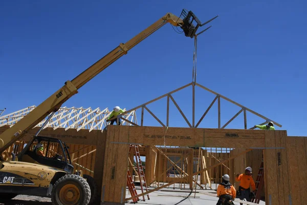 Konstruktion Inramning Som Monteras Besättning Från Byggföretaget Som Arbetstagarna Anställda — Stockfoto