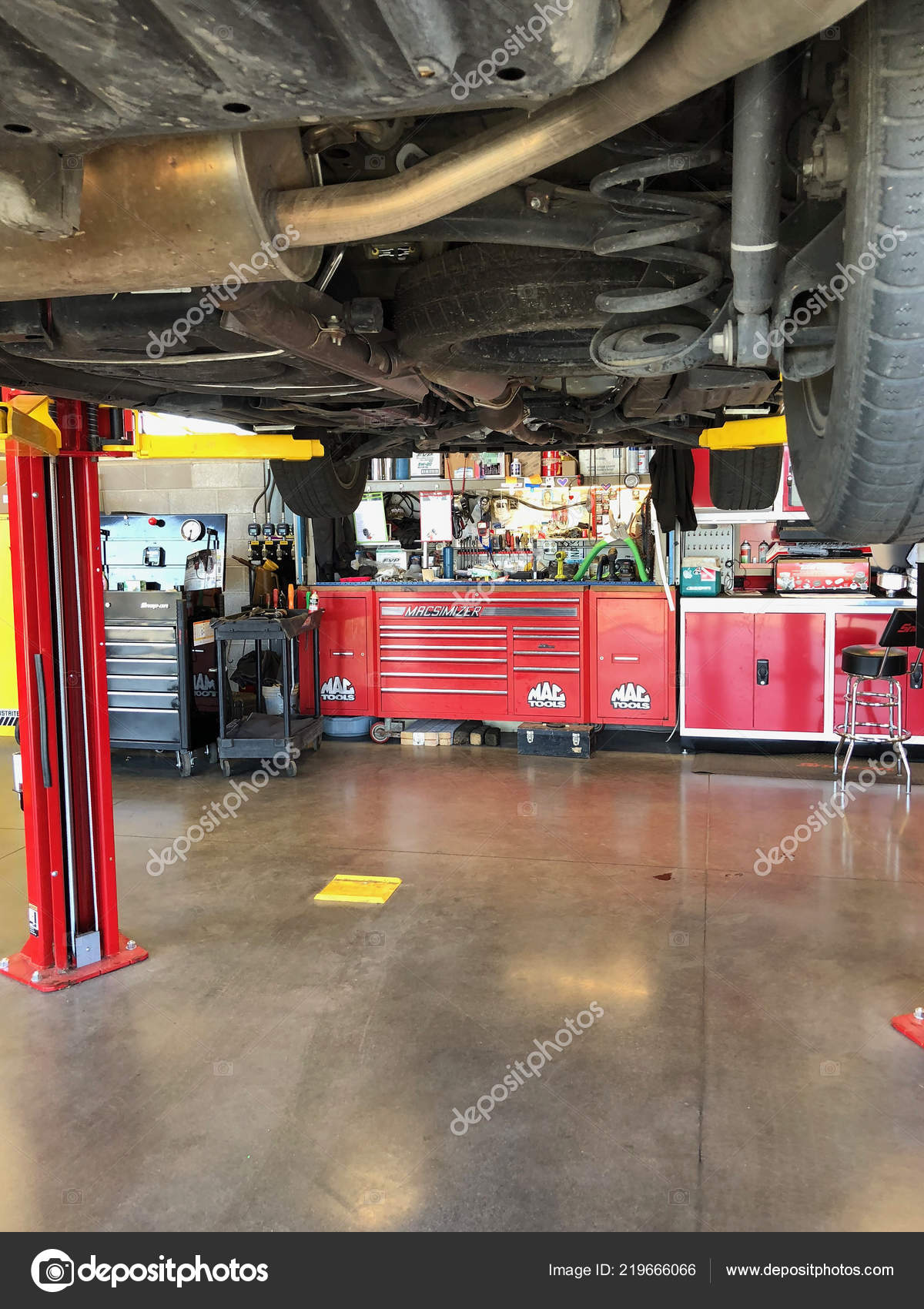 Vehicles Car Repair Shop Lifting Platform Repair Cars Garage Auto