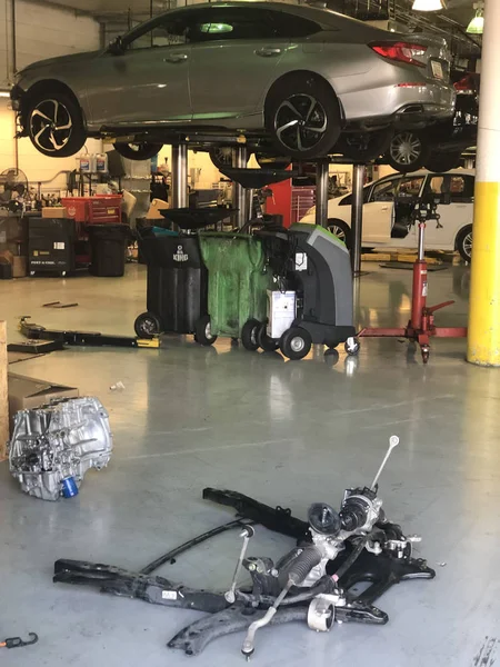 Vehículos Taller Reparación Automóviles Plataforma Elevación Para Reparación Coches Garaje —  Fotos de Stock