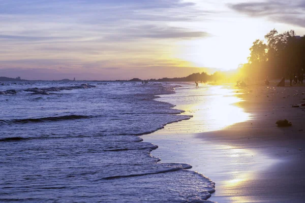 Západ Slunce Oblohou Tropické Pláži — Stock fotografie