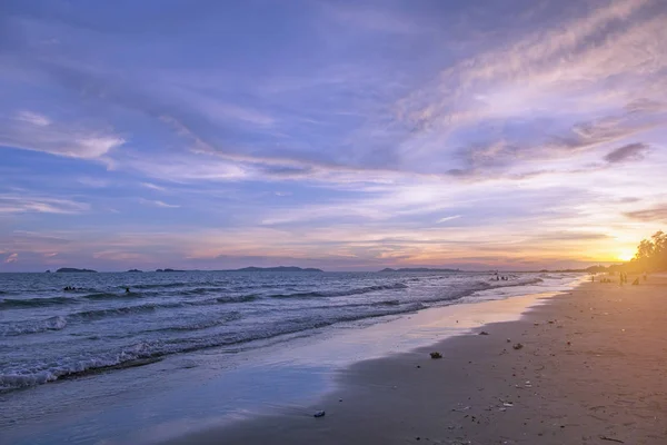 Západ Slunce Oblohou Tropické Pláži — Stock fotografie