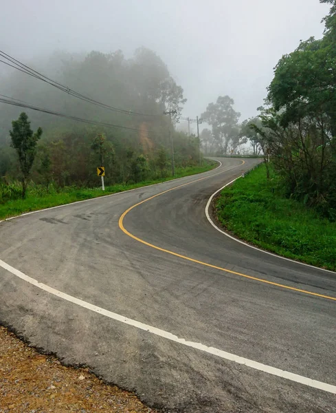 Route Asphaltée Avec Courbe Sur Montagne — Photo