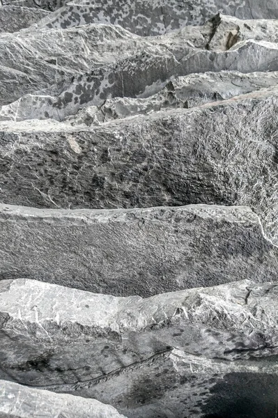 Слои Серых Камней Сложенных Кучу — стоковое фото