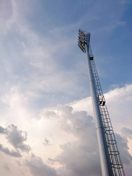Sport Lichttoren Met Lucht Het Stadion — Stockfoto