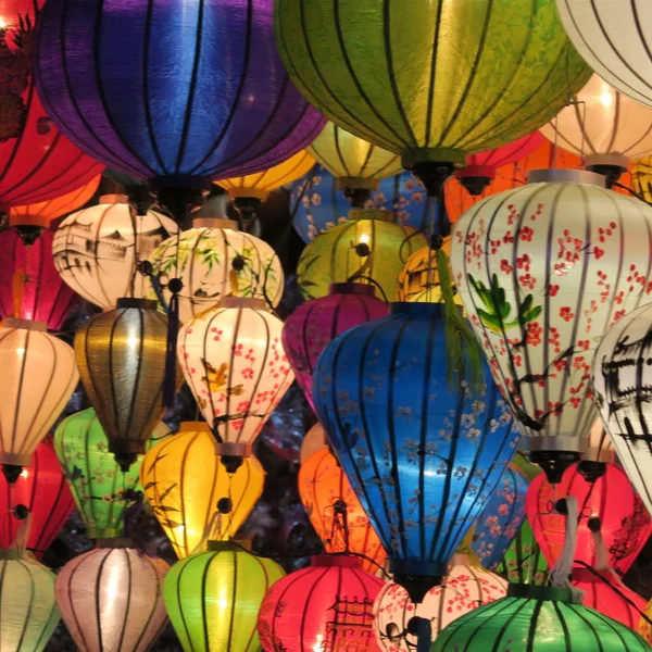 Patroon Vele Heldere Kleurrijke Lampionnen Handgemaakt Vietnam — Stockfoto