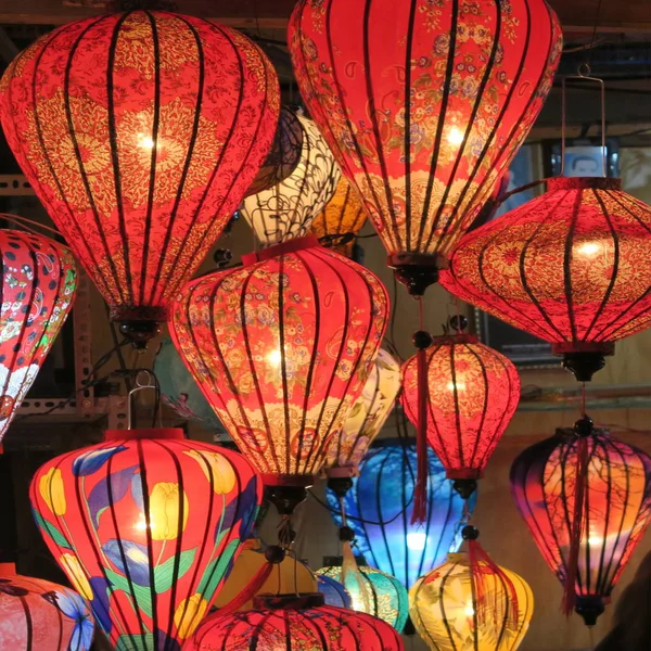 Patrón Muchas Lámparas Colores Brillantes Hechos Mano Vietnam — Foto de Stock