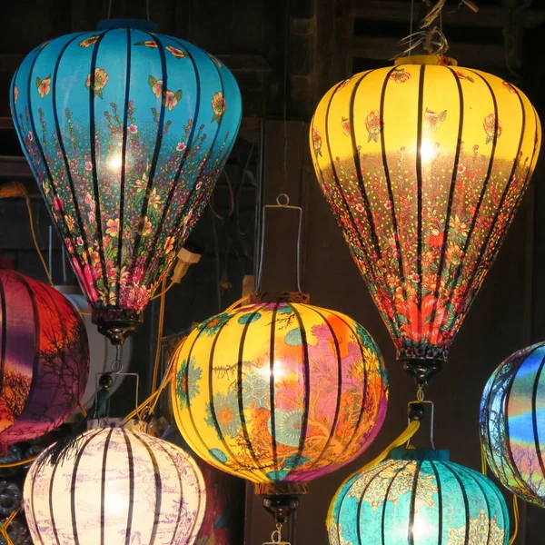 Patroon Vele Heldere Kleurrijke Lampionnen Handgemaakt Vietnam — Stockfoto