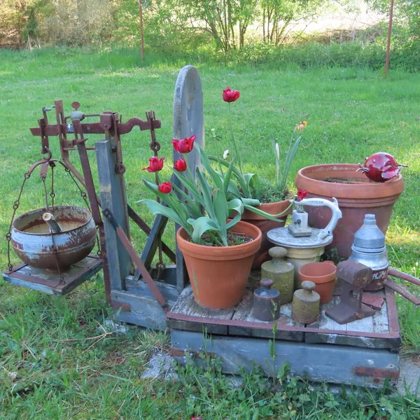 Vintage, decoración de jardín, diseño de jardín rural en el norte de Alemania — Foto de Stock