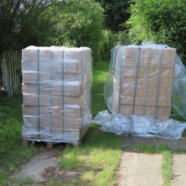 kışın 960 k ısıtma için yakacak odun briketleri ile iki palet