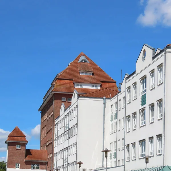 2020年7月人口密度の高い都市メクレンブルク ヴォルポンメルン建築 — ストック写真