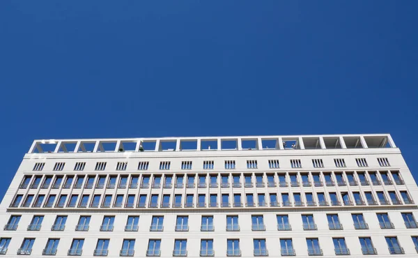 Edifício Negócios Moderno Concreto Branco — Fotografia de Stock