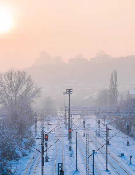 Kış Gündoğumu Tren Üzerinde Izler — Stok fotoğraf