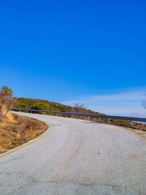 Tepeler için yol eğmek