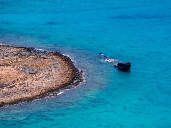 Nave Affondata Nelle Bellissime Acque Blu Dell Isola Tropicale — Foto Stock