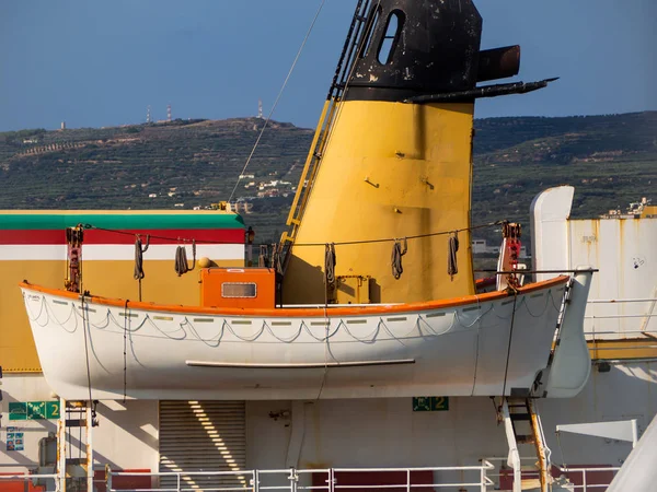 Rettungsboot Auf Einem Großen Transportschiff — Stockfoto