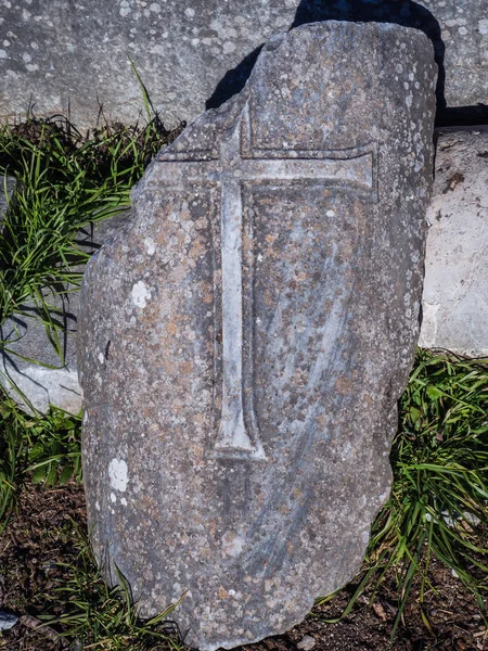 Antigua Cruz Escudo Piedra Encontrada Filipos Grecia — Foto de Stock