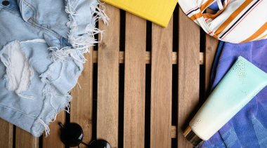 Çeşitli plaj aksesuarları ile yaz arka plan.