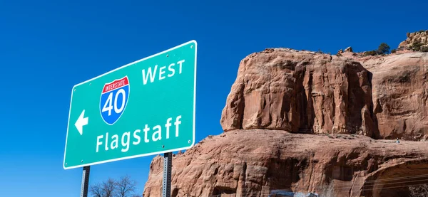 Interstate Sign Arizona Pointing Flagstaff United States High Quality Photo — Stock Photo, Image