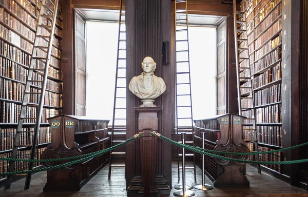Dublin Irlandia Sierpień 2018 Długi Pokój Starej Biblioteki Trinity College — Zdjęcie stockowe