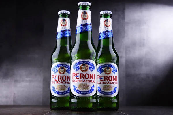 Познань Поль Травня 2018 Пляшки Peroni Nastro Azzurro Лагер Преміум — стокове фото
