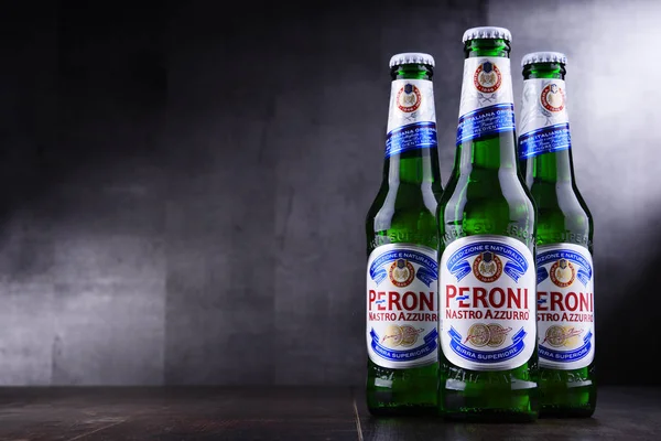 Poznan Pol Mayo 2018 Botellas Peroni Nastro Azzurro Una Cerveza — Foto de Stock