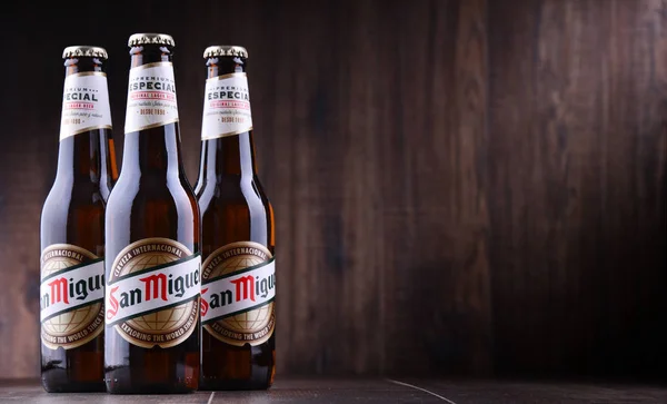波兹南 波兰语 2018年6月7日 自1890年起 San 米格尔酿酒厂生产的菲尔米啤酒瓶 — 图库照片