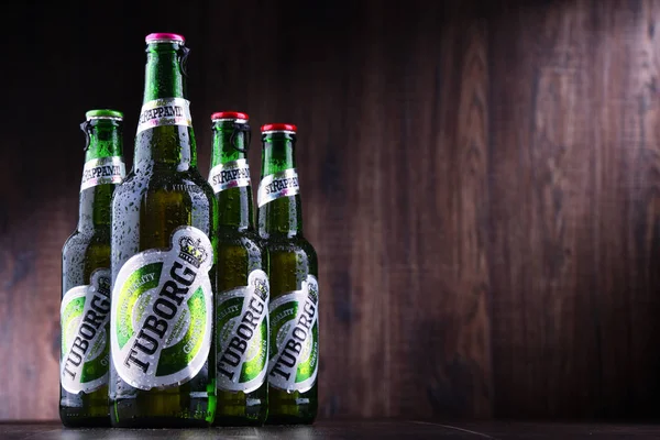 Poznan Pol Junio 2018 Botellas Cerveza Tuborg Producidas Por Una — Foto de Stock