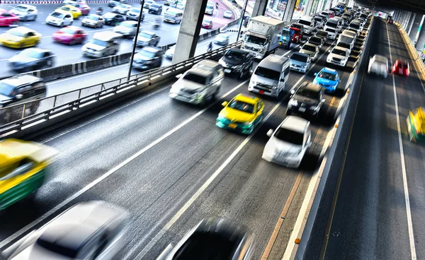 ラッシュ時のバンコクの制御アクセス高速道路 — ストック写真