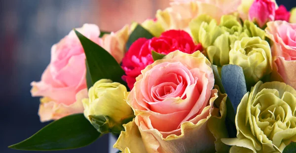 Composición Con Ramo Rosas — Foto de Stock