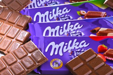 Poznan, Pol - 15 Haziran 2018: Milka çikolata, 1825 ve 1990 Mondelez Int. (eski adıyla Kraft Foods tarafından üretilen bu yana İsviçre kökenli çikolata Konfeksiyon bir marka) 