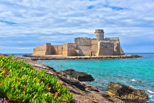 Kalenin içinde Isola di Capo Rizzuto il Crotone, Calabria, İtalya.