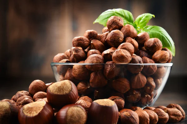 Bol Aux Noisettes Sur Table Bois Délices — Photo