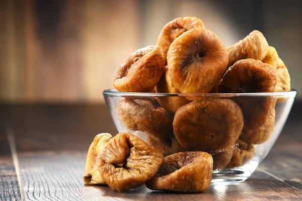 Composition Avec Bol Figues Séchées Sur Table Bois — Photo