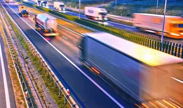 Lkw Auf Vierspuriger Kontrollierter Autobahn Polen — Stockfoto