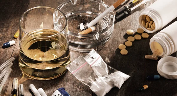Sustancias Adictivas Incluyendo Alcohol Cigarrillos Drogas — Foto de Stock