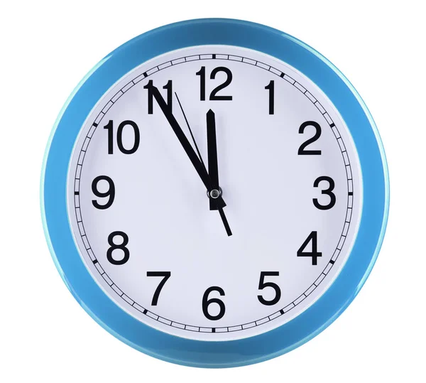 Zegar Ścienny Białym Tle Pięciu Dwunastu — Zdjęcie stockowe