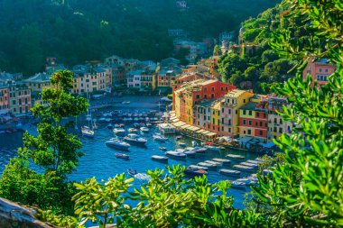 Pitoresk balıkçı köyü ve holiday resort Portofino, Cenova Metropolitan şehir İtalyan Rivierası Liguria, İtalya