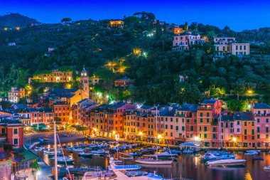 Pitoresk balıkçı köyü ve holiday resort Portofino, Cenova Metropolitan şehir İtalyan Rivierası Liguria, İtalya