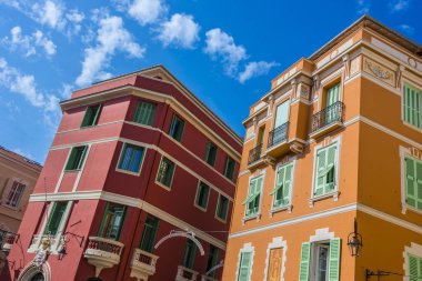 Fransız Rivierası'nda Monako eski şehir mimarisi.