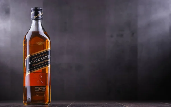 Poznan Pol Eylül 2018 Şişe Johnnie Walker Harmanlanmış Scotch Viski — Stok fotoğraf