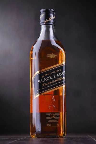 Poznan Pol Eylül 2018 Şişe Johnnie Walker Harmanlanmış Scotch Viski — Stok fotoğraf