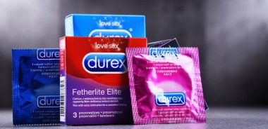 Poznan, Pol - 28 Eylül 2018: Durex ürünleri, bir marka prezervatif ilk olarak geliştirilen ve Ssl International tarafından İngiltere'de Anglo-Hollandalı şirket Reckitt Benckiser aittir 2010 yılından bu yana üretilen