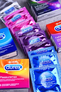Poznan, Pol - 28 Eylül 2018: Durex ürünleri, bir marka prezervatif ilk olarak geliştirilen ve Ssl International tarafından İngiltere'de Anglo-Hollandalı şirket Reckitt Benckiser aittir 2010 yılından bu yana üretilen