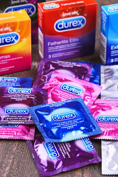 Poznan, Pol - 28 Eylül 2018: Durex ürünleri, bir marka prezervatif ilk olarak geliştirilen ve Ssl International tarafından İngiltere'de Anglo-Hollandalı şirket Reckitt Benckiser aittir 2010 yılından bu yana üretilen